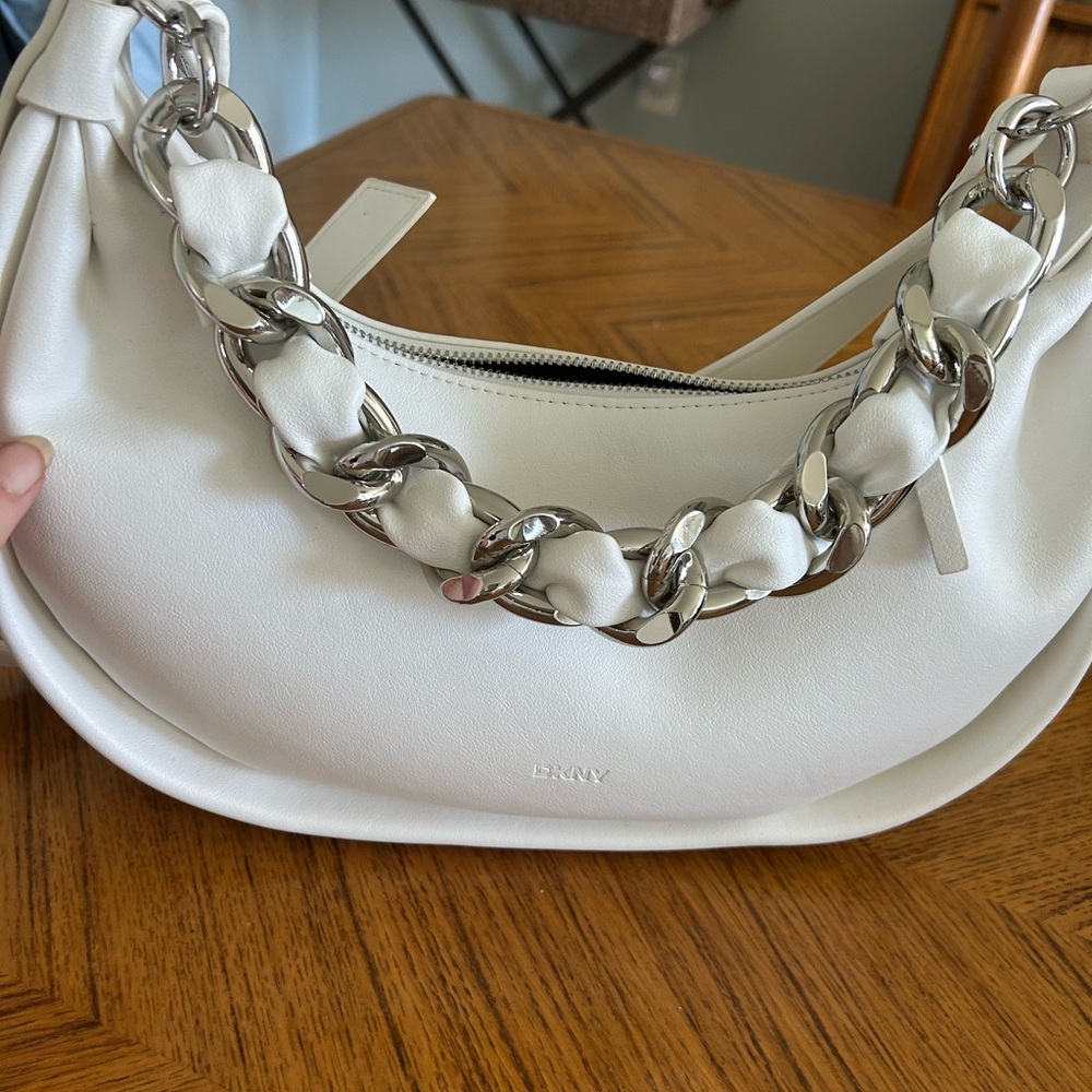 DKNY New White Shoulder Bag in leather with Silver Chain Detail